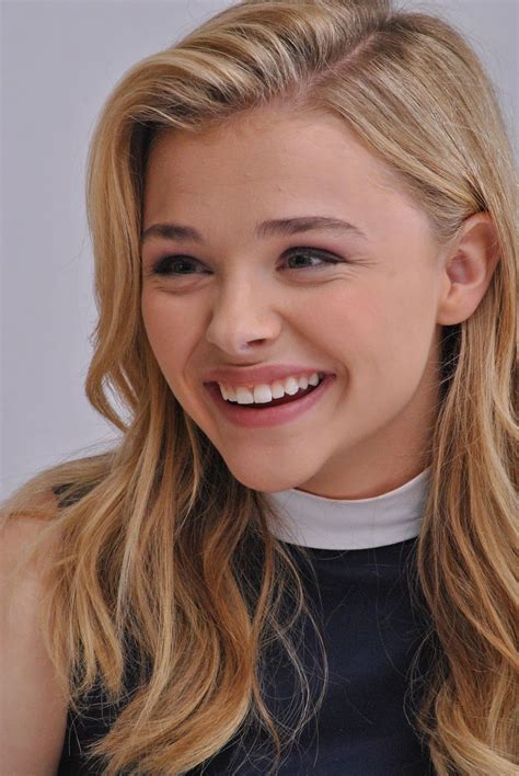 chloe grace moretz smile